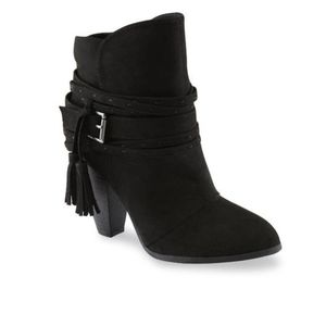 Qupid Black Raelynn Tassle Ankle Boots